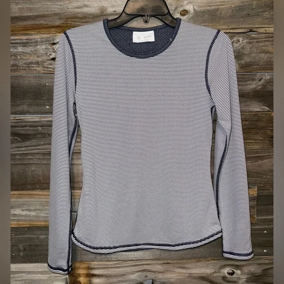 NWOT- PGA- women’s long sleeve shirt- XS - Picture 4 of 6